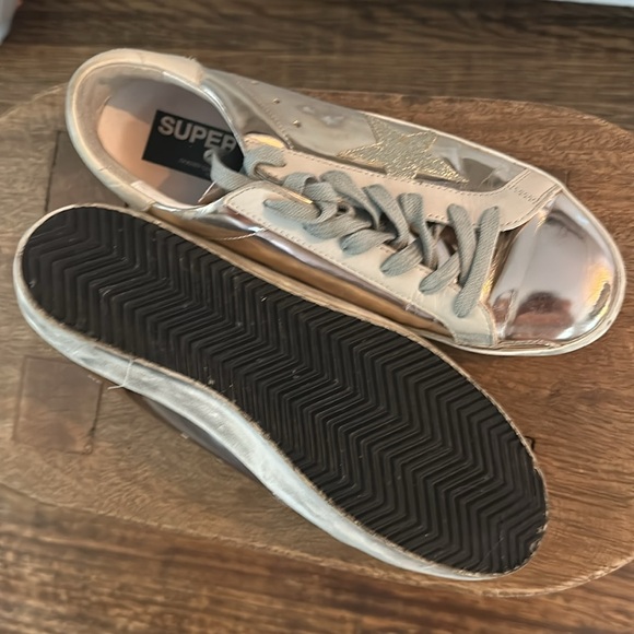 Golden Goose Superstar Authentic size 40 gold stars and metallic pink! 🤩 - Picture 3 of 6